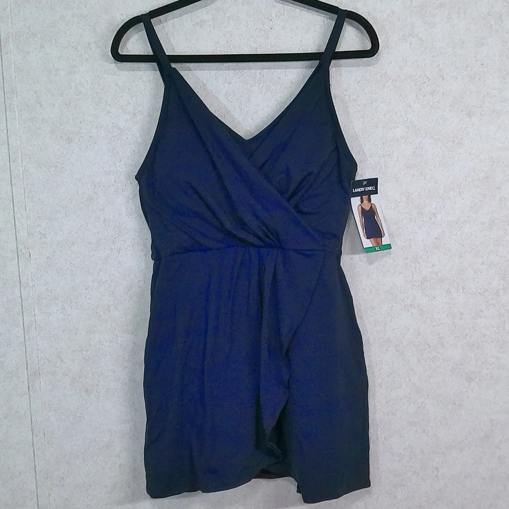 NWT Lands End Navy One Piece Swim Suit Adjust Straps, Built In Bra, Lining Sz XL - Picture 1 of 8